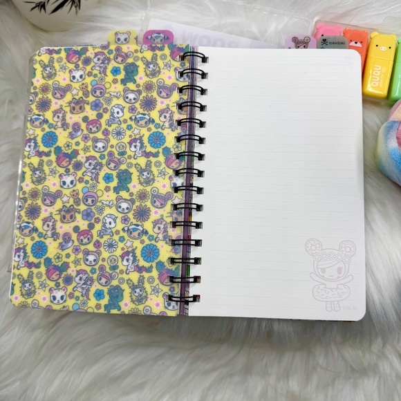 Unicorn Bundle Notebook & Mini Bear Highlighters w/ Mini Pouch - Picture 5 of 12